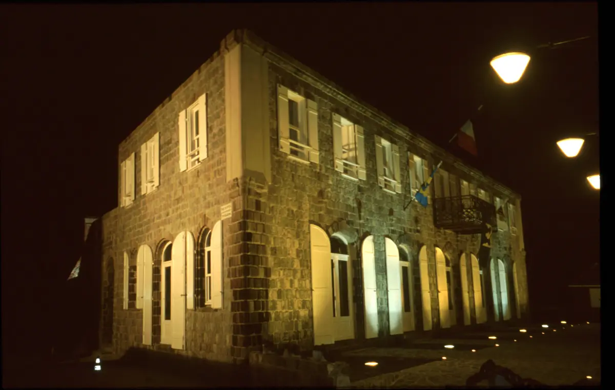 The Wall House